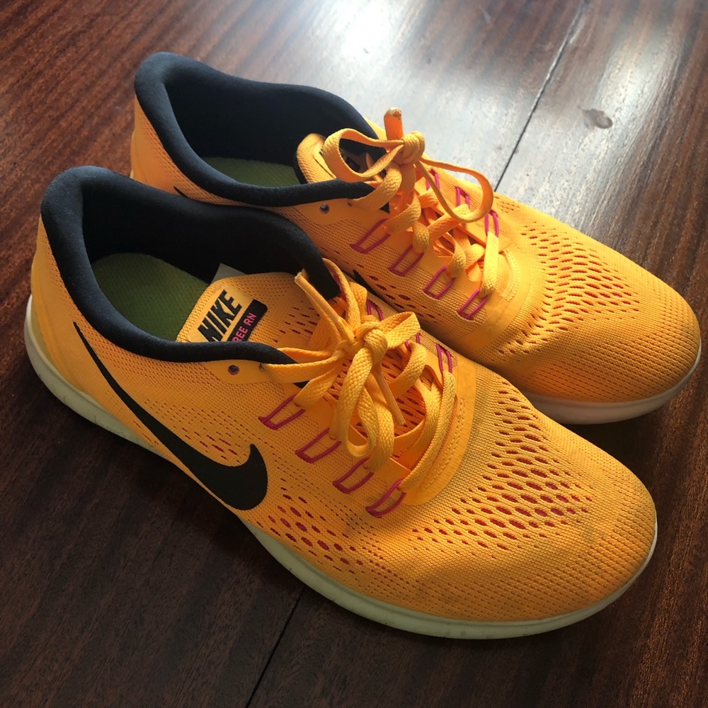 Nike Free Run Tennis Shoes